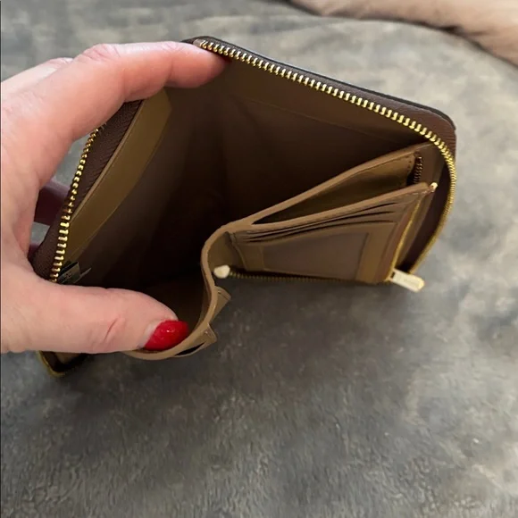 Coach Signature Brown Zip Wallet - Picture 6 of 7